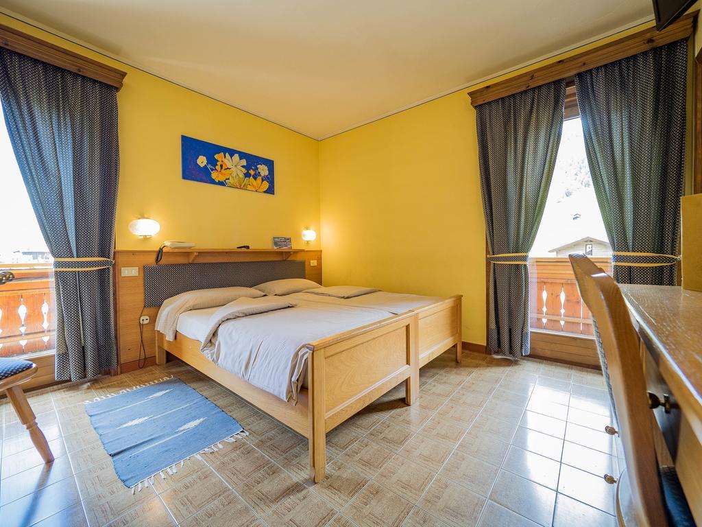 Hotel Baita Della Luna Ливиньо Екстериор снимка