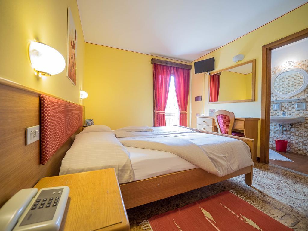 Hotel Baita Della Luna Ливиньо Екстериор снимка